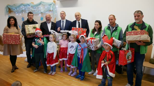 Szeretetet vinni ovisoktól ovisoknak a határon át