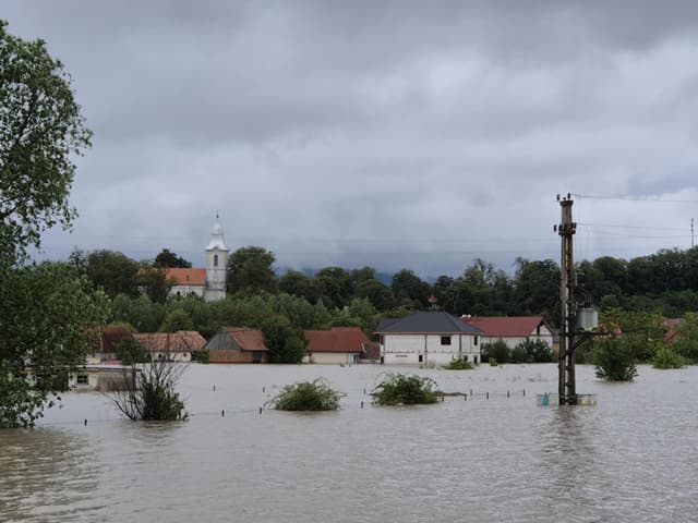 Közösségi összefogás és lelkierő az árvíz sújtotta Nagyborosnyón