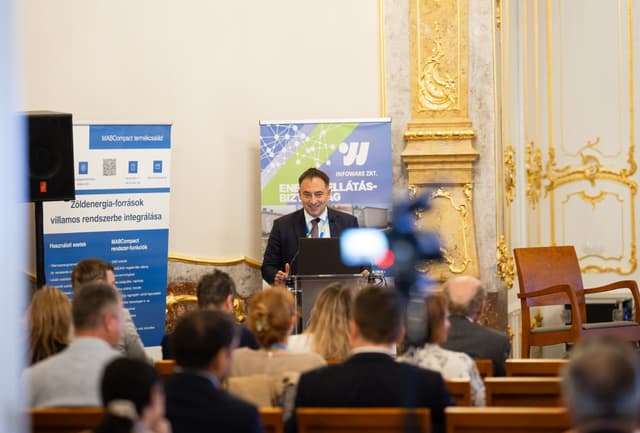 Válaszúthoz érkezett a zöldátállás folyamata – nemzetközi energiajogi konferenciát tartottak a Károlin