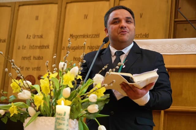 „Meg kell látnunk, hogy mindannyian rászorulók vagyunk” – videó