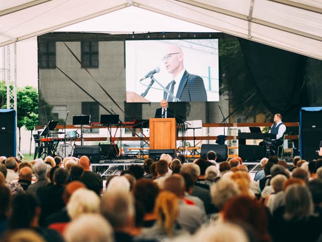 Tiszáninnen az életet választották