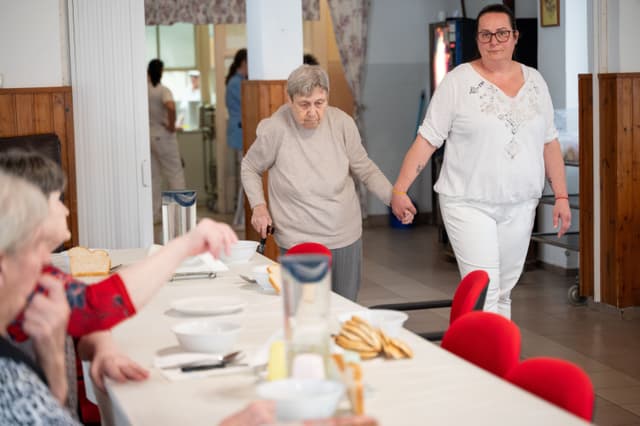Élet a Samu-kastélyban – a református idősotthon hétköznapjai Tiszaszentimrén
