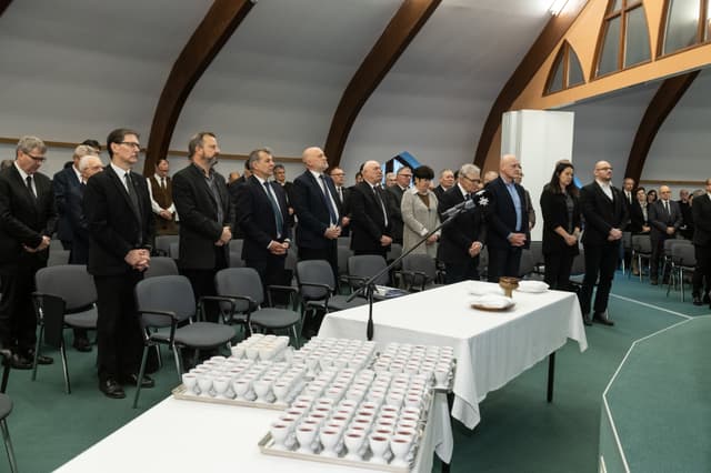 A szolgálat hálája és az egység öröme: díjátadókkal, úrvacsorával és törvényalkotással folytatódott a Zsinat második napja