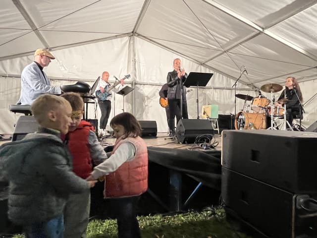 Hitvallással felszántott tópart