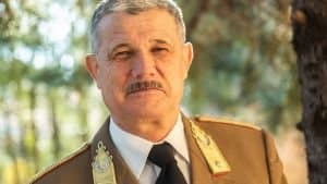 „Harci zajban, küzdelemben oldalunkon áll…”