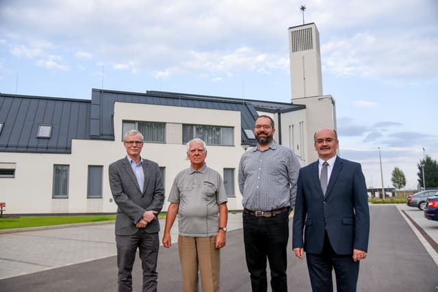Szárnyára bocsátják az örökösföldi gyülekezetet