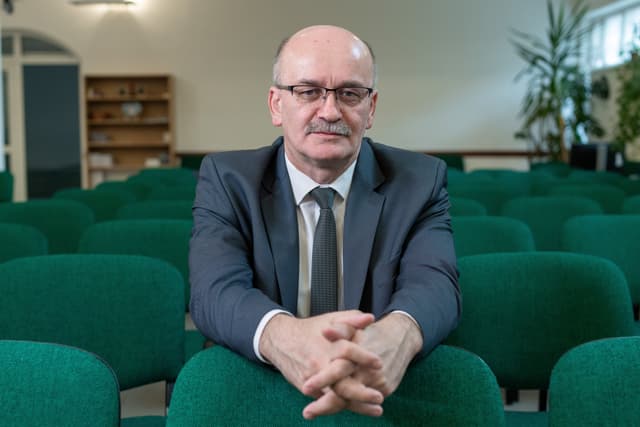 „Köszönöm” és „kérem”