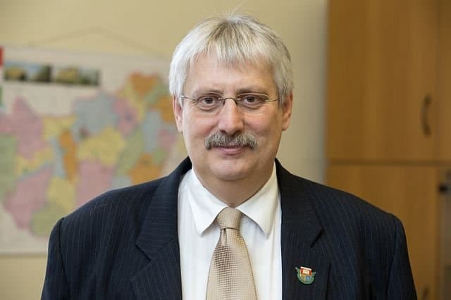 Gyermekközpontú, hazafias és 21. századi