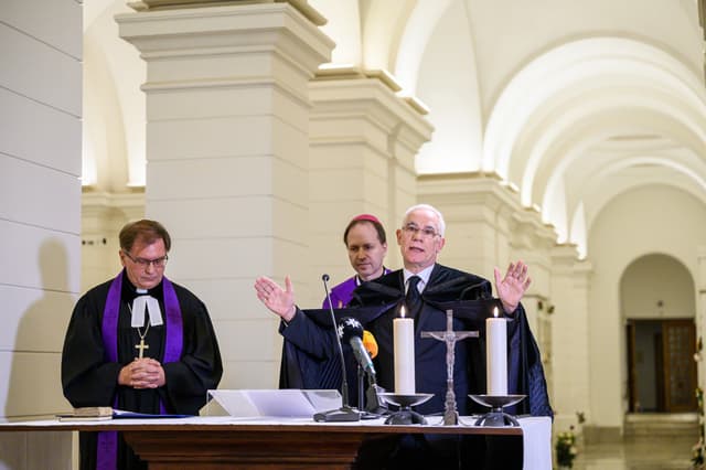 Felfelé mindig vezet út