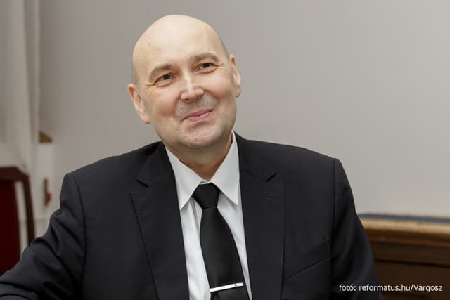 „Krisztusi örömmel” olvasható könyv – ismertető Steinbach József püspök új kötetéről