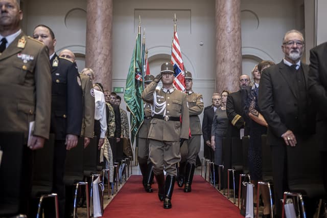 Szolgálat a jelenlétben