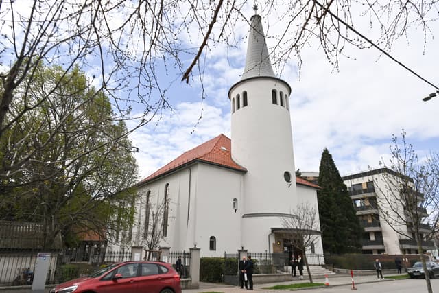 Hálát adtak az angyalföldi templom felújításáért