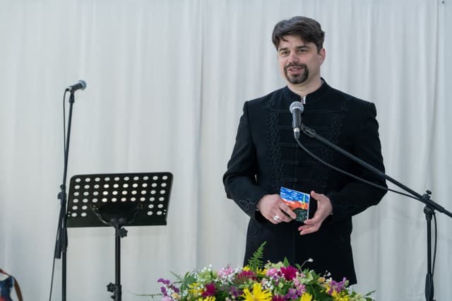 Beiktatták Katona Viktort, a református drogmisszió új vezetőjét
