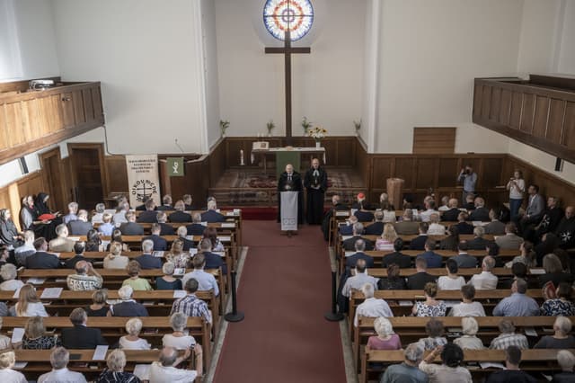 „Legyen áldásod népeden” – ökumenikus istentisztelet a budavári evangélikus templomban
