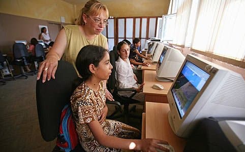 Út a középiskolába és Út az érettségihez ösztöndíjak