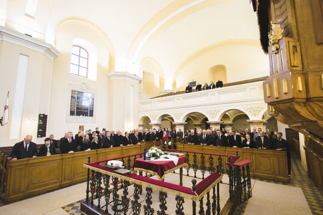 Választott szolgálók, akik irányt mutatnak