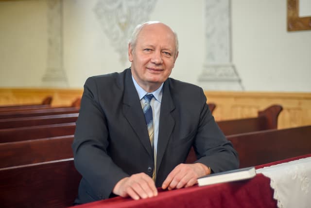 Vargabetűkkel is egyenesen