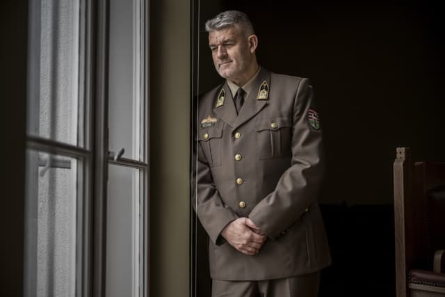 „Engem a katonákkal való foglalkozás éltet”