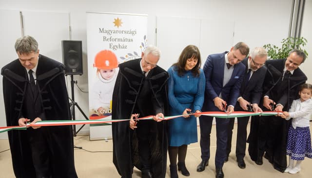 Új református óvodát adtak át Erdőkertesen
