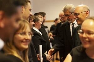Diákokból szolgatársak