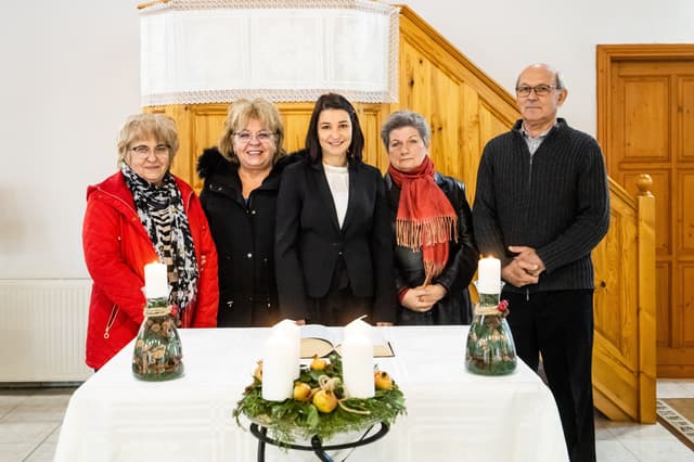 „Az istenfélők házán áldás van”