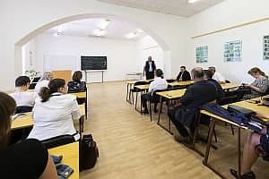 „Középszerű szakemberekre nincs szükség”