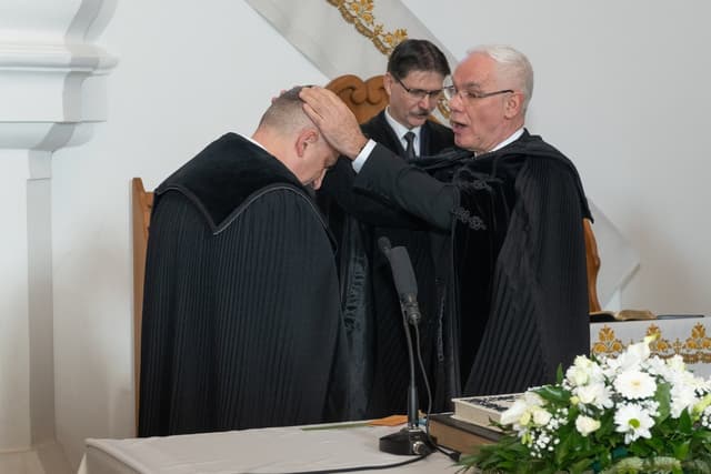 Beiktatták a baranyai esperest