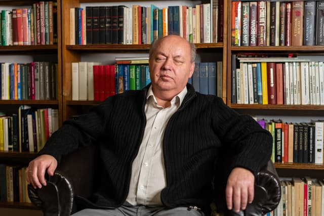 Vakon látni a gyógyító Istent
