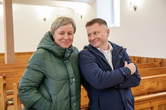 Bizonyságtétel velős iróniával
