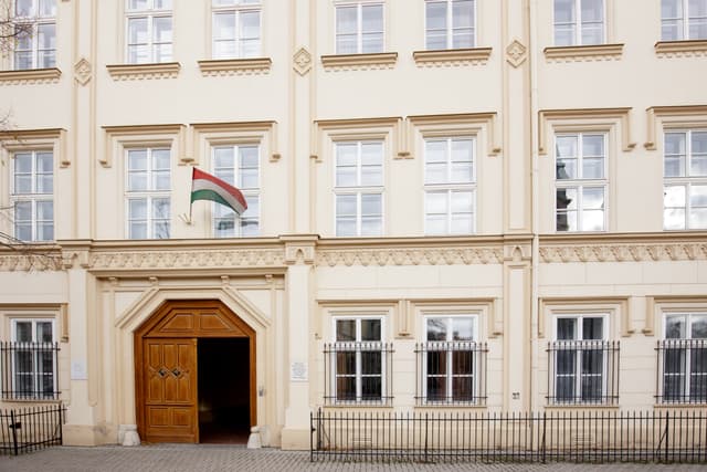 Pályázatot írtak ki a Pápai Református Teológiai Akadémia rektori tisztének betöltésére