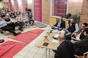 Jézus Krisztus: erkölcsi mérték vagy üdvözítő?