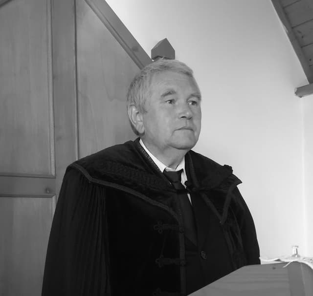 Elhunyt Schmidt Ferenc