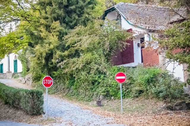 Bezárás és látogatási tilalom a refomátus intézményekben is