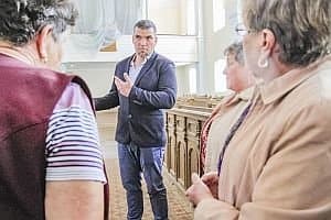 Öleljük át a templomot!